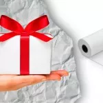 Schnittmusterpapier als Geschenkpapier verwenden