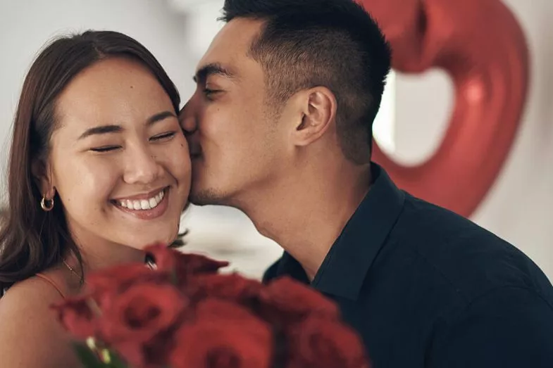 Romantische Geschenke für deine Frau: Wie du ihr ein Lächeln ins Gesicht zauberst